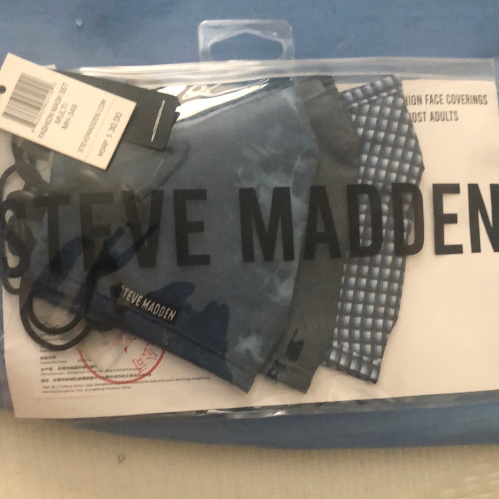 - Steve Madden face mask